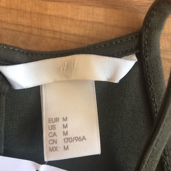 H&M khaki green crop top size medium NWT - Picture 4 of 4